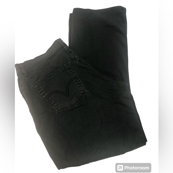 Levi’s Classic Relaxed Bootcut Black Denim Jean - Picture 2 of 9